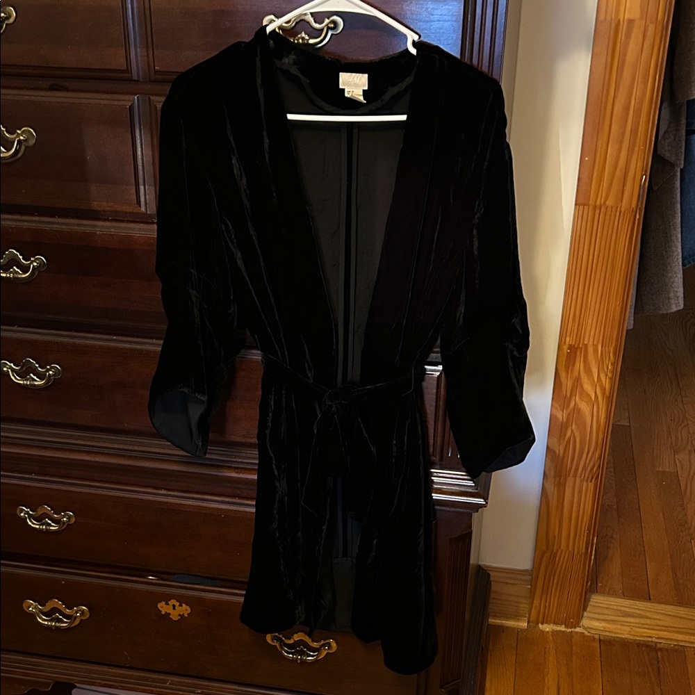 Bundle 3 for $30 H&M silk velvet kimono jacket size 2 black